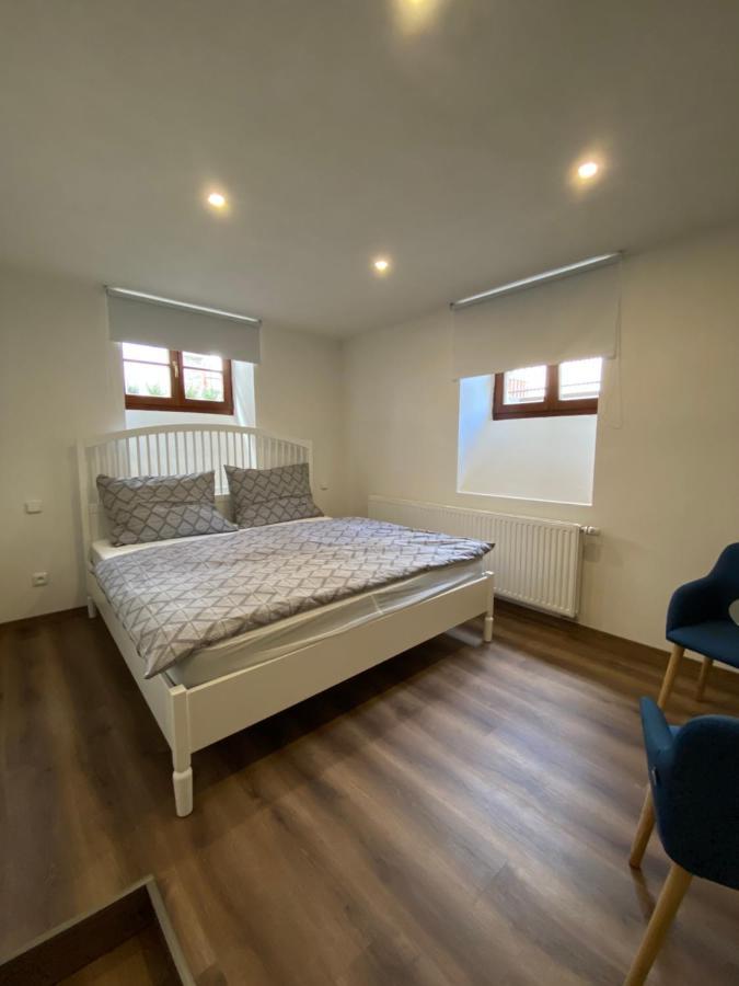Apartmany V Ulicce 弗林布尔克 外观 照片